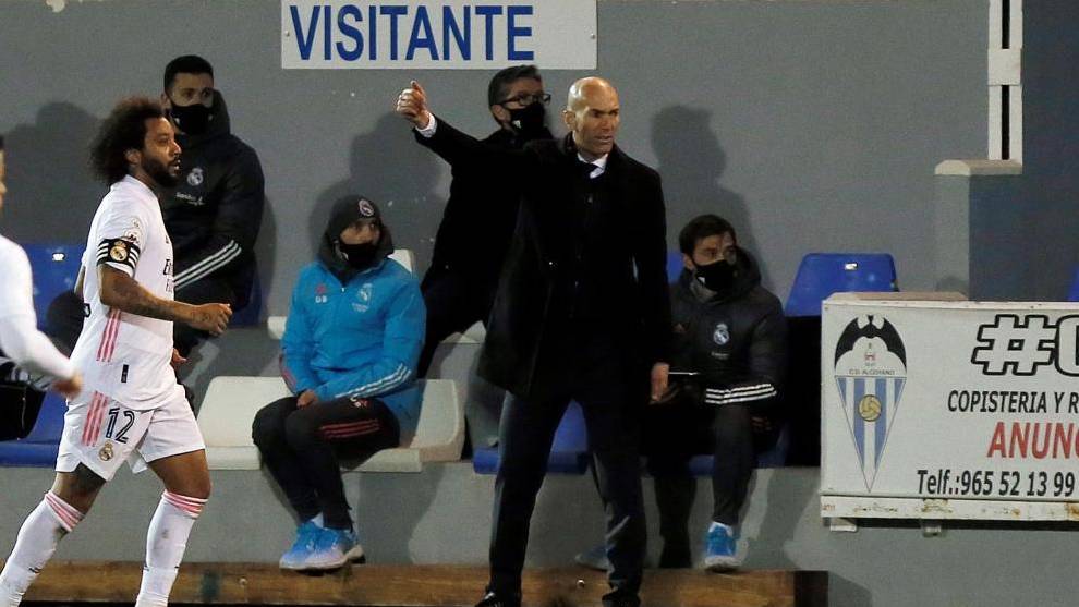 Новость на сайте FondoRuso.ru /assets/img//news/2021/2021-01-21-00-zidane.jpg