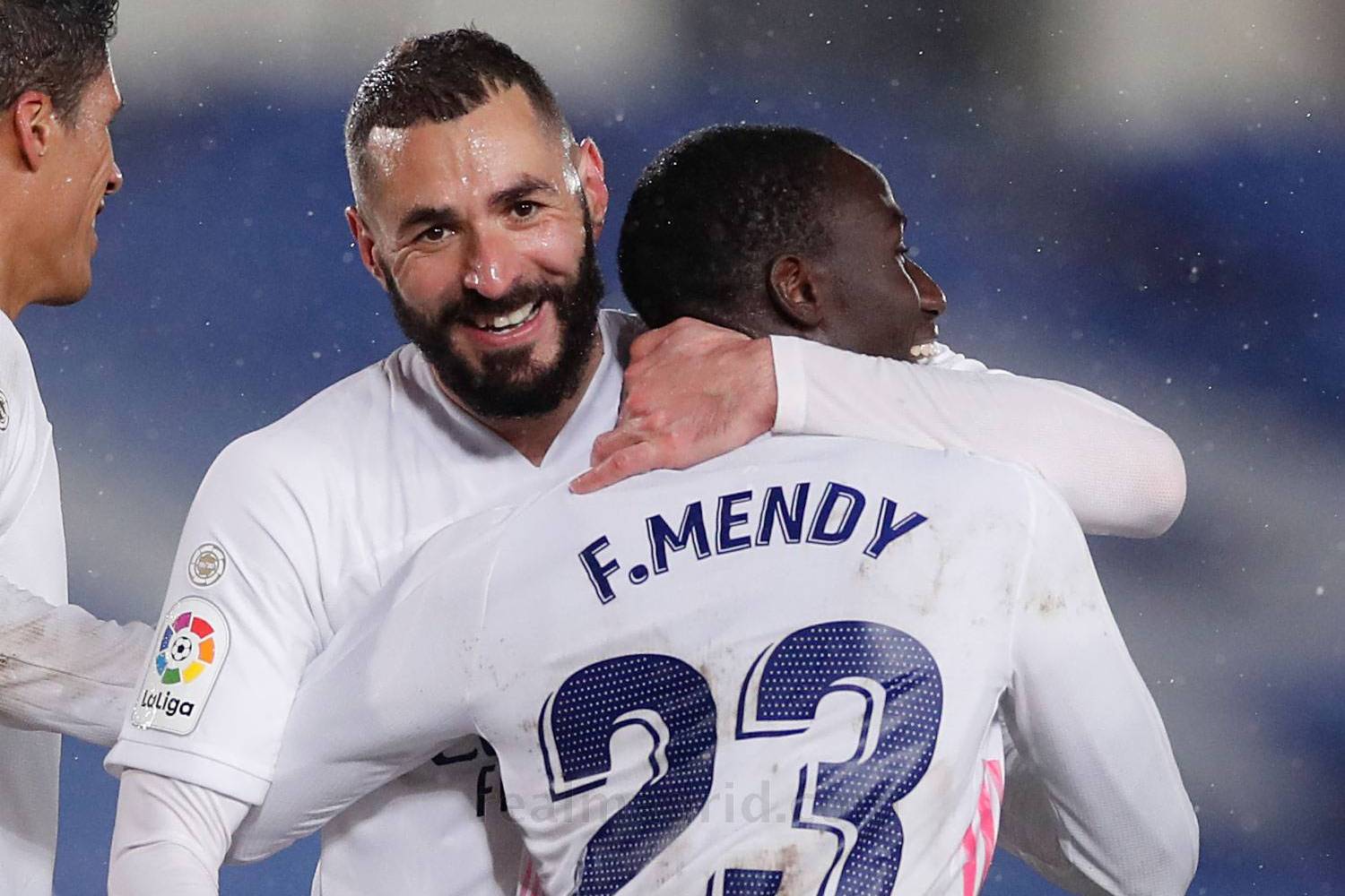 Новость на сайте FondoRuso.ru /assets/img//news/2021/2021-02-10-41-benzema-mendi.jpg