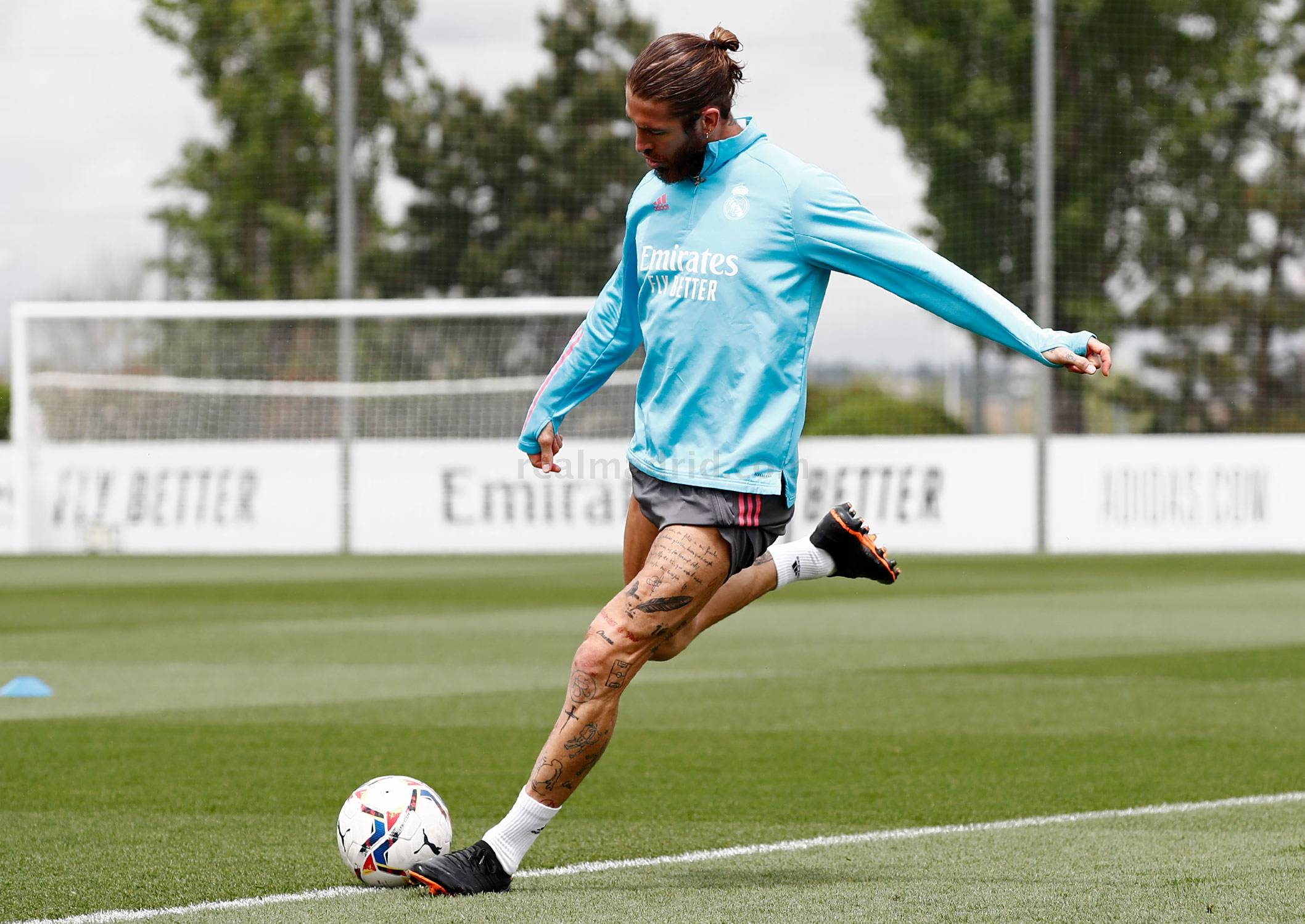 Новость на сайте FondoRuso.ru /assets/img//news/2021/2021-04-22-34-sergio-ramos.jpg