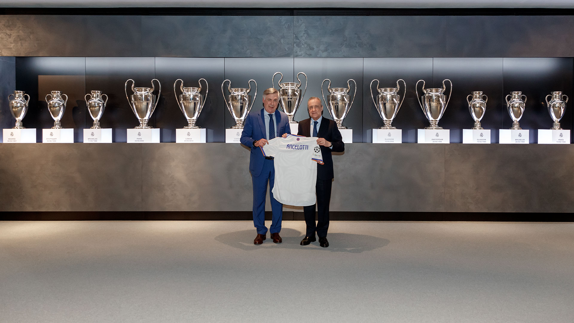 Новость на сайте FondoRuso.ru /assets/img//news/2021/2021-06-02-11-carlo-ancelotti.jpg
