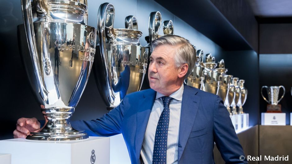 Новость на сайте FondoRuso.ru /assets/img//news/2021/2021-06-10-06-presentacion-ancelotti-he19955-h-thumb.jpeg