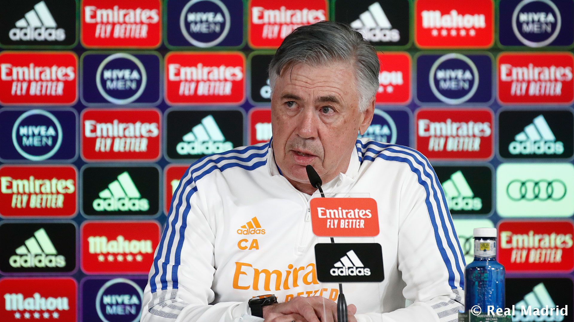Новость на сайте FondoRuso.ru /assets/img//news/2021/2021-12-21-14-ancelotti.jpeg
