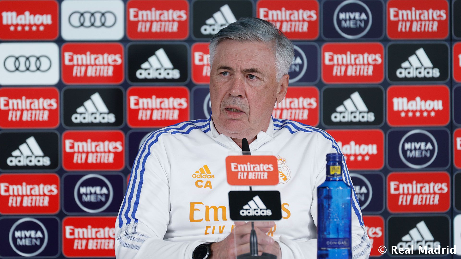 Новость на сайте FondoRuso.ru /assets/img//news/2021/2022-03-19-31-ancelotti.jpeg