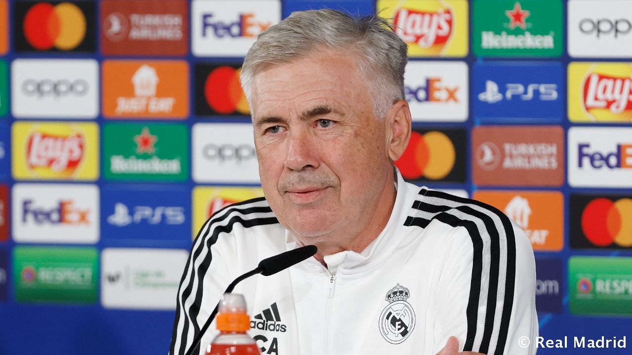 Новость на сайте FondoRuso.ru /assets/img//news/2021/2022-10-04-34-ancelotti.jpg