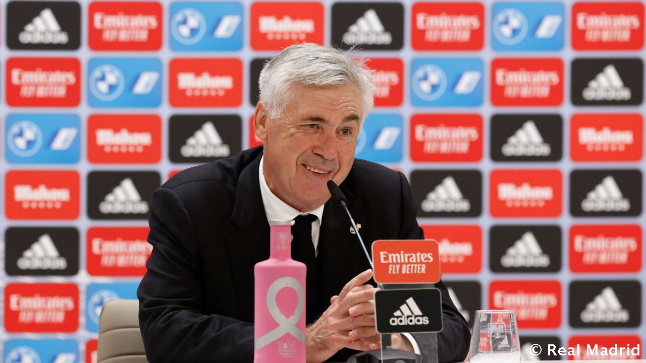Новость на сайте FondoRuso.ru /assets/img//news/2021/2022-10-23-23-ancelotti.jpg