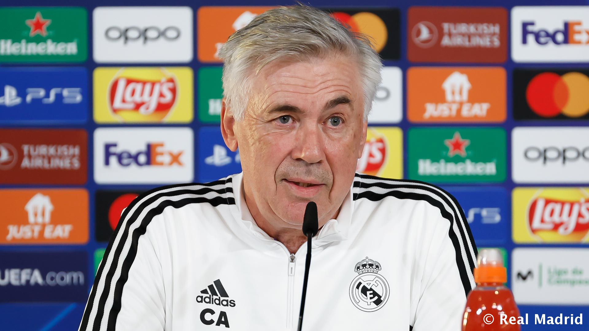 Новость на сайте FondoRuso.ru /assets/img//news/2021/2022-11-02-27-ancelotti.jpeg