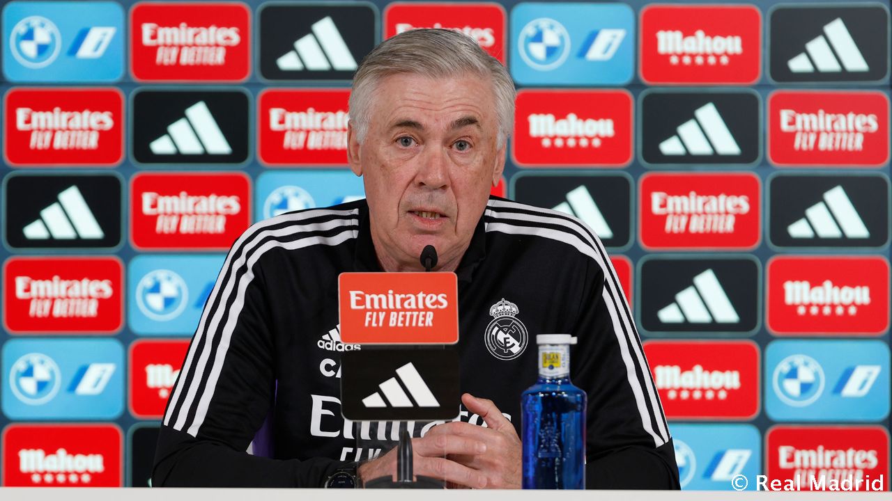 Новость на сайте FondoRuso.ru /assets/img//news/2022/2023-02-04-39-ancelotti.jpg