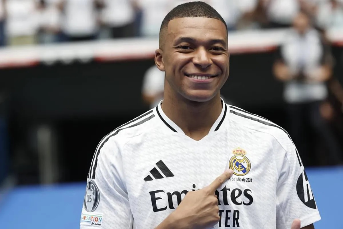 Новость на сайте FondoRuso.ru /assets/img//news/2023/2024-07-17-31-mbappe.jpg