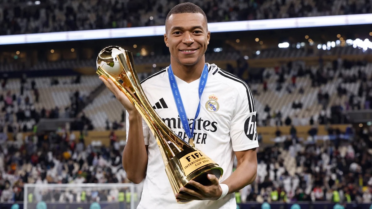Новость на сайте FondoRuso.ru /assets/img//news/2023/2024-12-20-52-mbappe.jpg