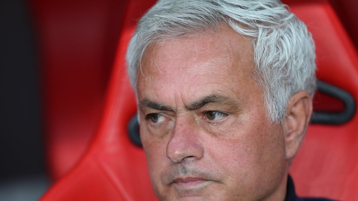 Новость на сайте FondoRuso.ru /assets/img//news/2025/2026-05-15-20-mourinho.jpg