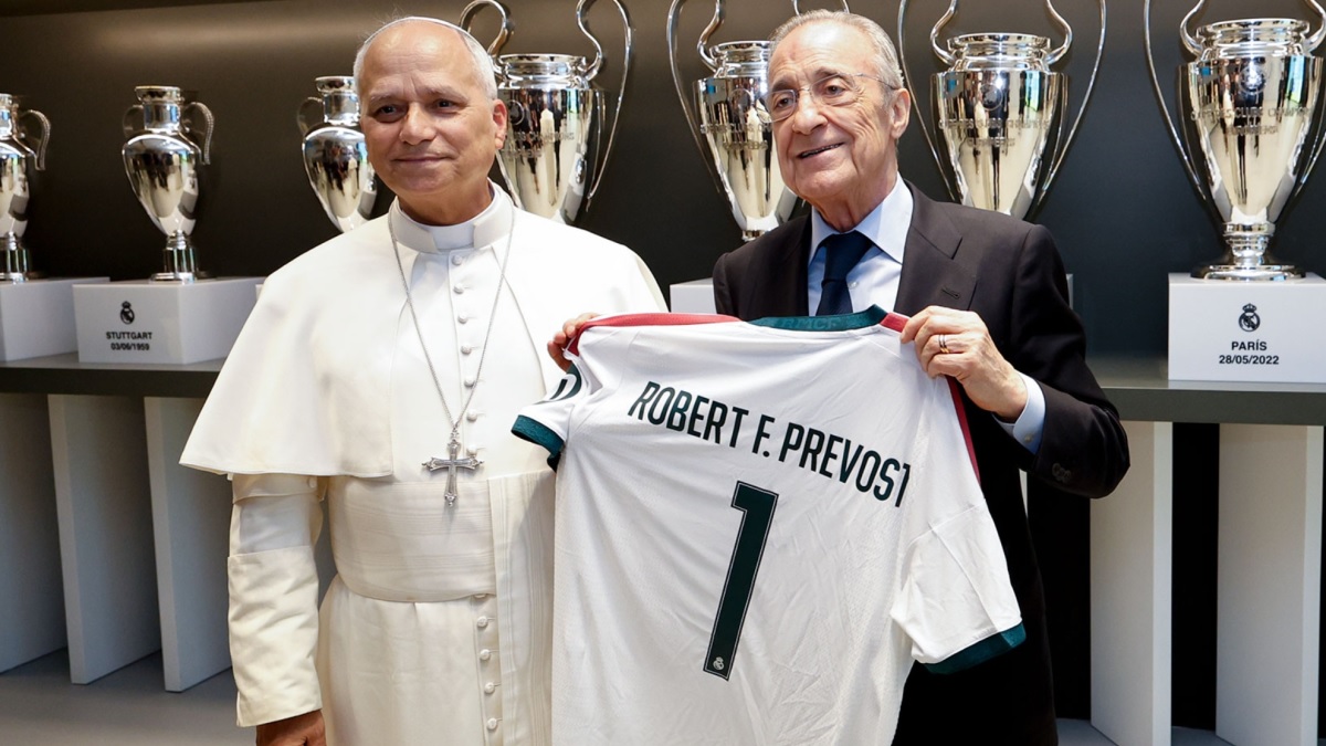 Новость на сайте FondoRuso.ru /assets/img//news/2025/2026-06-13-16-pope.jpg