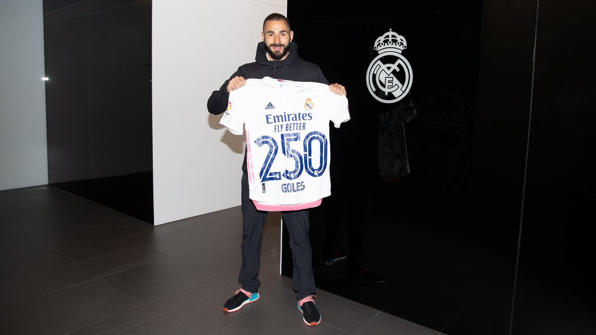Новость на сайте FondoRuso.ru /assets/img/news/2020/2020-10-06-19-benzema.jpeg
