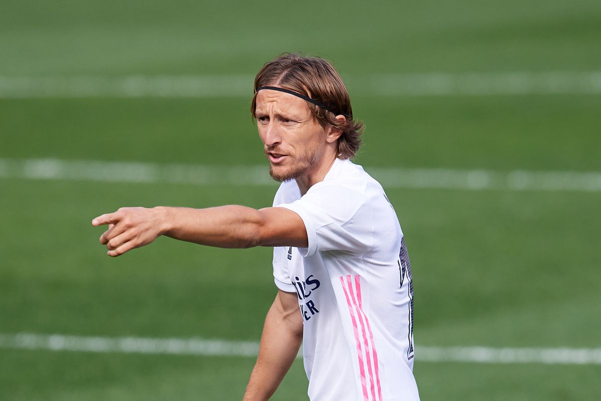 Новость на сайте FondoRuso.ru /assets/img/news/2020/2020-10-10-29-modric1.jpg