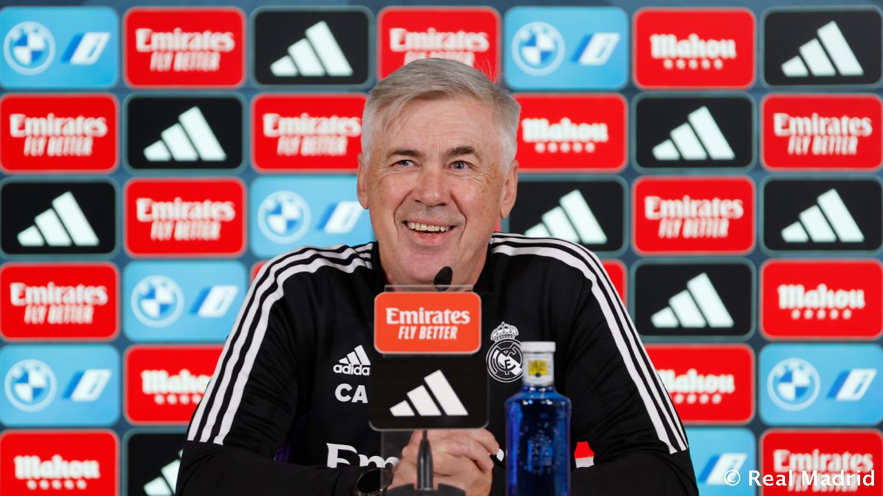 Новость на сайте FondoRuso.ru /assets/img/news/2022/2022-12-29-23-ancelotti.jpg